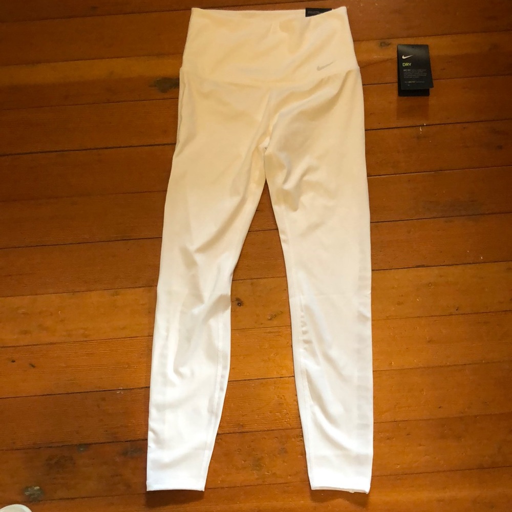 White Nike leggings